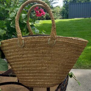 Summer Woven Straw Tote.